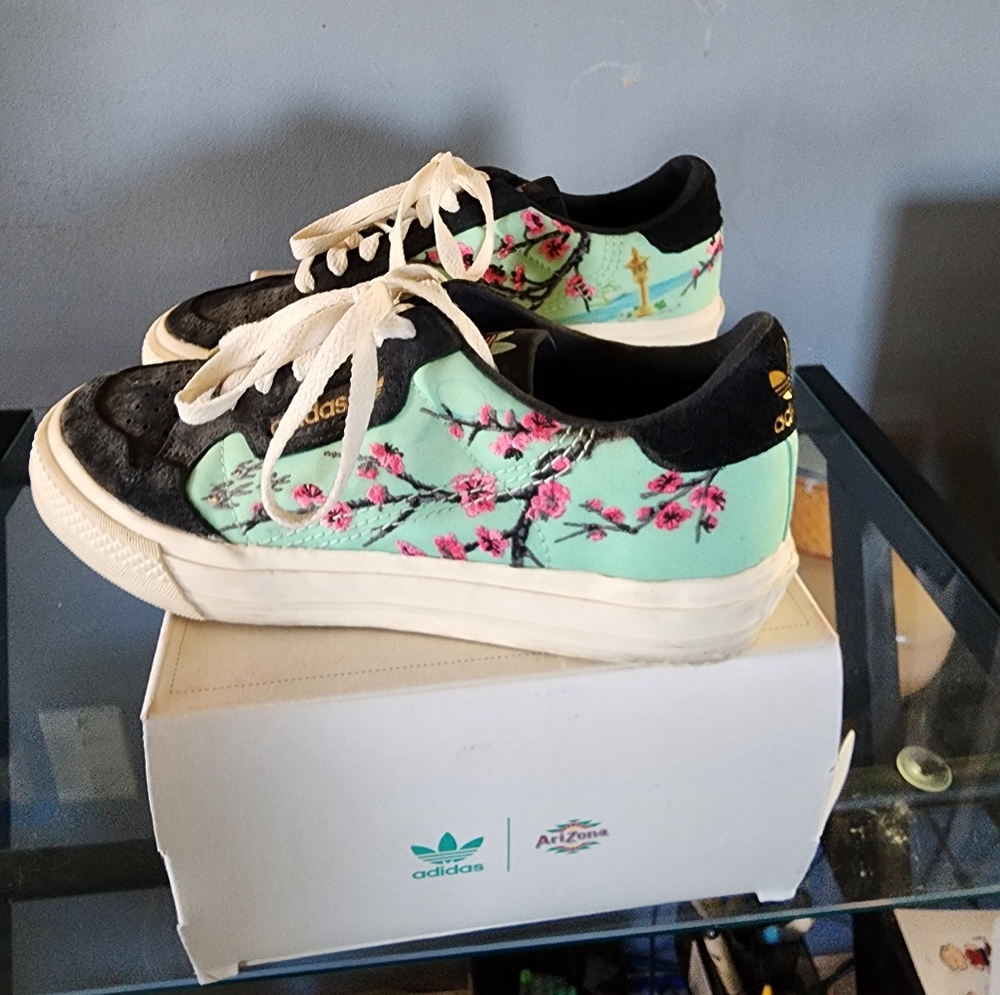 Arizona green tea x Adidas